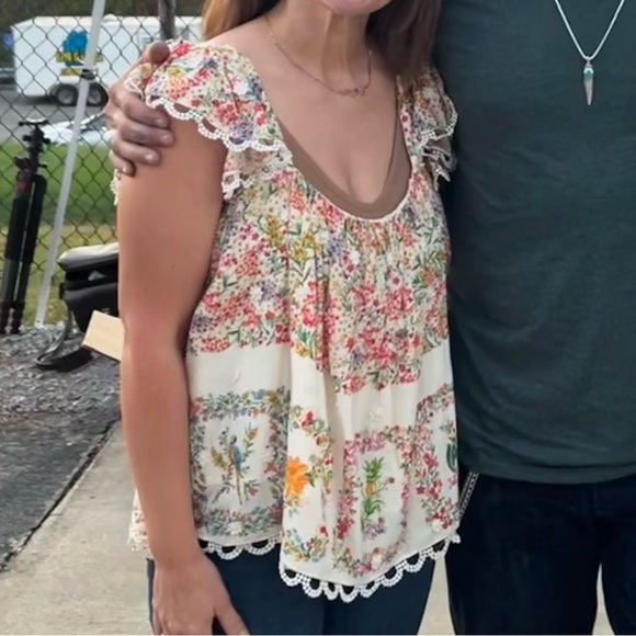 FARM Rio Delicate Forest top- Small - Picture 3 of 3